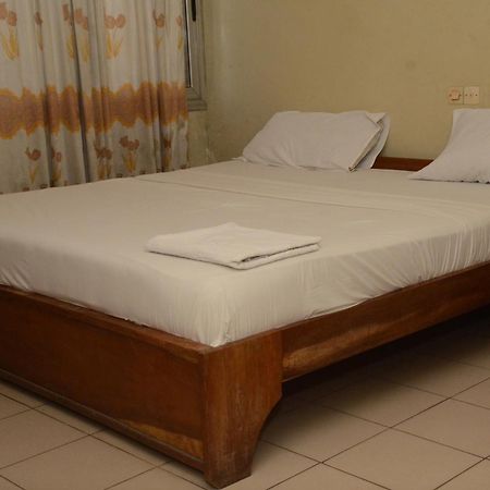 Hotel Ambassadors Lomé Extérieur photo
